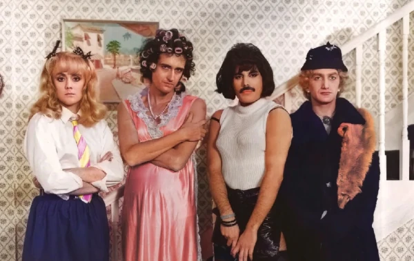 Maskavas tiesa atzinusi grupas Queen fotogrāfiju par «LGBT propagandu»