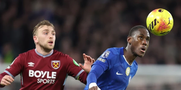 «Čelsi» izcīnīja trešo uzvaru trīs Premjerlīgas mačos galvenā trenera Lijama Roseniora vadībā