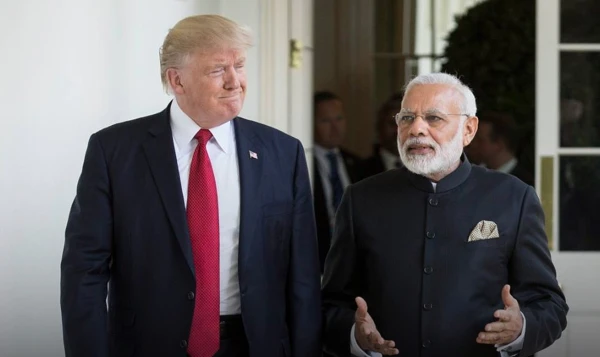 Tramps samazina muitas tarifus Indijai, kas piekritusi nepirkt Krievijas naftu
