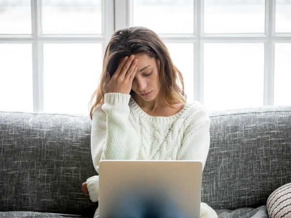 «Atklāt dvēseli publikai»: kā sociālie tīkli pārvērta personīgās traģēdijas par trendu