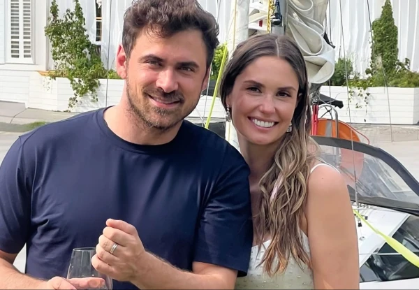 «Kad tavs vīrs — ģēnijs»: Agata Muceniece sajūsminās par sava vīra mūziķa talantu