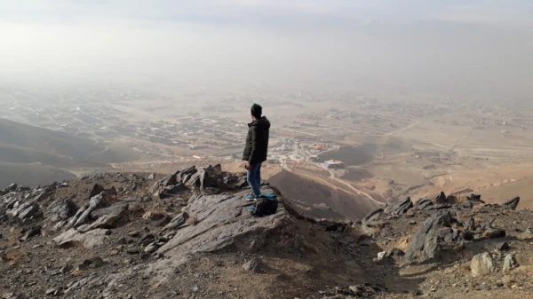 Редкий иностранец чувствует себя здесь комфортно.