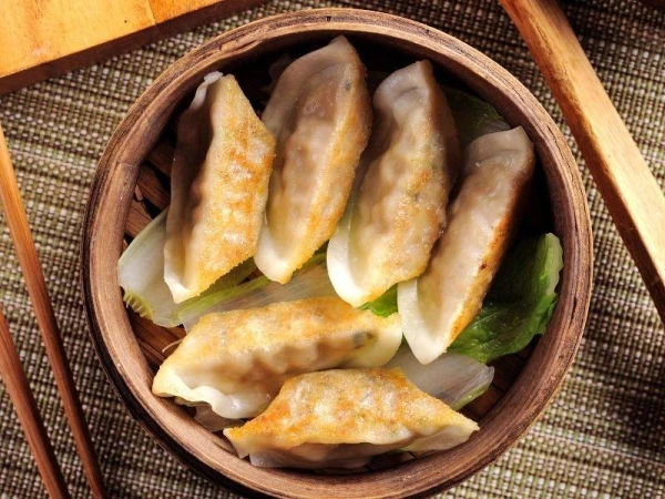 Jaungada ķīniešu pelmeņi džaoczi un griķu nūdeles soba (RECEPTES)