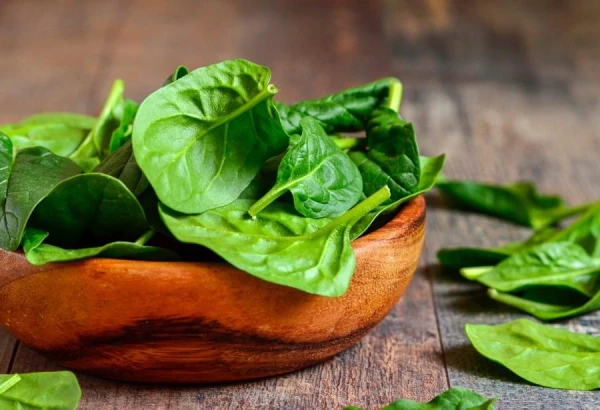 Zaļumi, augļi un vēl 7 produkti, kas veicina nieru akmeņu veidošanos