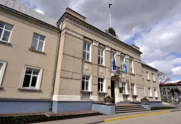 Ministrs atstādina pielaidi nesaņēmušo Rēzeknes mēru