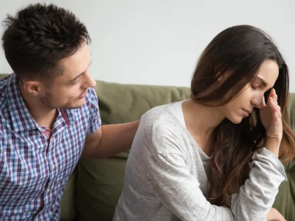 «Es visu saprotu — un klusēju»: kā empātija pārvēršas psiholoģiskā slazdā