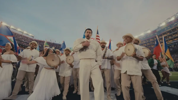 «Bad Bunny» puslaika šovs bijis ceturtais skatītākais «Super Bowl» vēsturē