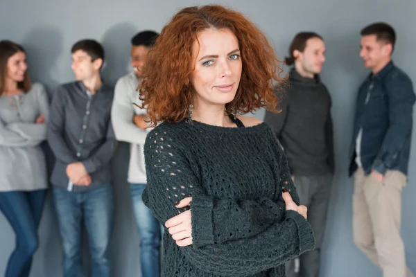 Saziņa pēc saviem noteikumiem: kas zināms par otroverta fenomenu