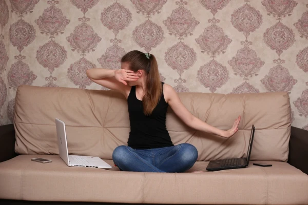 Jaunieši arvien biežāk atsakās no sociālajiem tīkliem