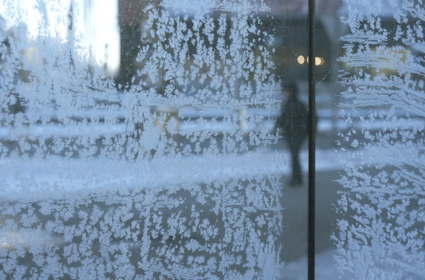 Naktī uz svētdienu valdīs stiprs sals un vietām veidosies migla