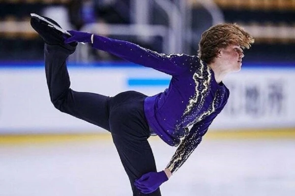 Iljas Malinina atbalstītāji rīko atbalsta akciju pēc neveiksmes vīriešu vieniniekā 2026. gada Olimpiskajās spēlēs