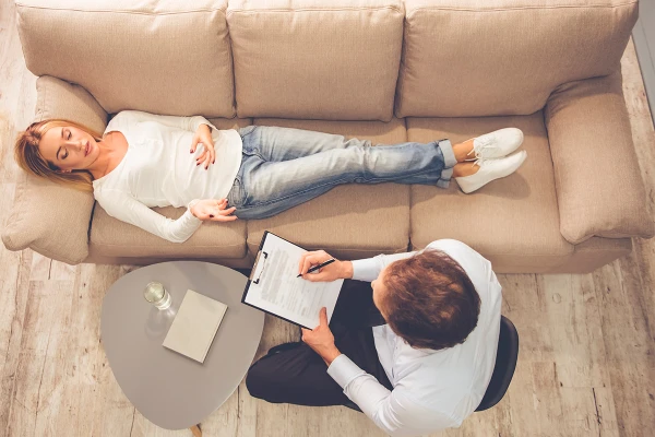 «Man nav tik slikti»: kā mēs novērtējam savas problēmas par zemu un ciešam