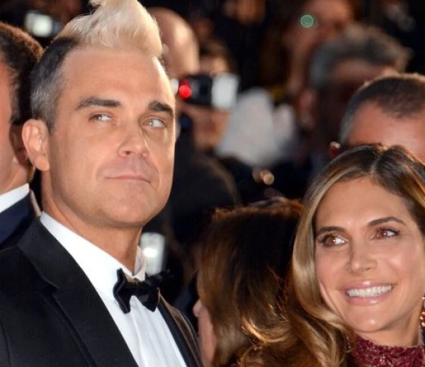 Робби Уильямс продал больше всего альбомов на территории Великобритании, а также получил больше всего BRIT Awards за всю историю премии.