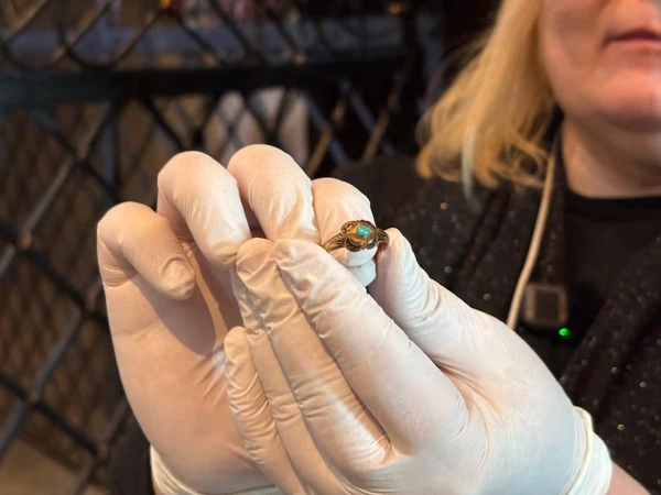 Бесценное сокровище истории.