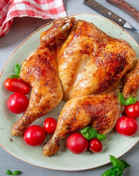 Ārsts pastāstīja, kuras vistas daļas nevajadzētu ēst katru dienu