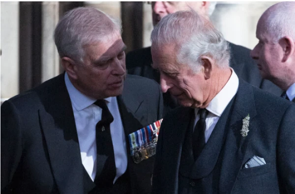 Iznīcināti dati par Džefrija Epstīna lidojumiem uz Lielbritāniju