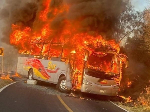 Meksikā vardarbībā pēc narkobarona nāves gājuši bojā 74 cilvēki