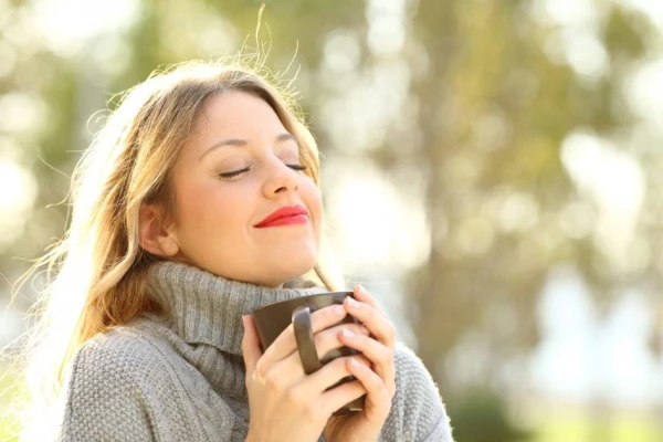 Prieks sīkumos: psiholoģe skaidro, kas patiešām padara sievieti laimīgu