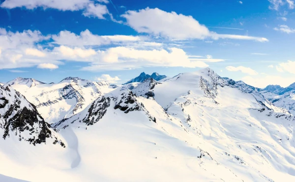 Томасу позвонил полицейский. Но альпинист сказал ему: «Нам ничего не нужно… все в порядке».