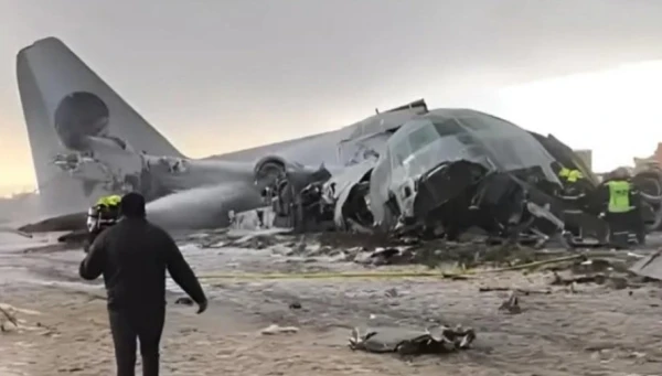 Bolīvijā avarējot gaisa spēku lidmašīnai ar banknošu kravu, gājuši bojā 15 cilvēki