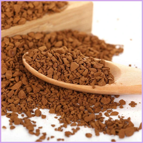 Ātri un ērti, bet vai droši? Visa patiesība par šķīstošo kafiju