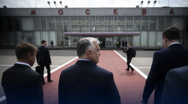 Orbānu apsūdz plaša mēroga Kremļa palīdzības saņemšanā