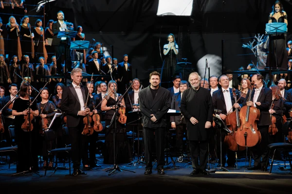 Петр Дранга с коллективом Мариинки.