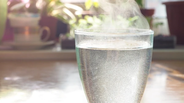 Glāze silta ūdens šajā laikā sniedz organismam vislielāko labumu