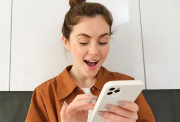 Šķiet, ka telefons klausās? Eksperti skaidro reklāmu dīvaino efektu