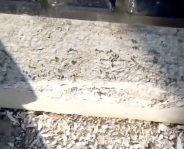 Būvniekam būs jānovērš atklātie trūkumi Rīgā, Mūkusalas ielas promenādē