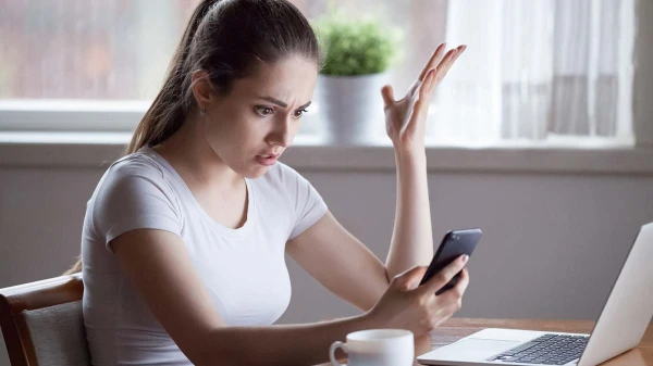 Kāpēc viedtālrunis laika gaitā kļūst lēnāks: galvenie iemesli