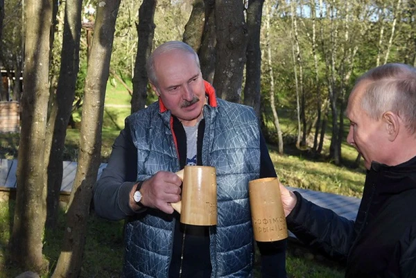 Батьке всегда приятно пообщаться с ВВП.