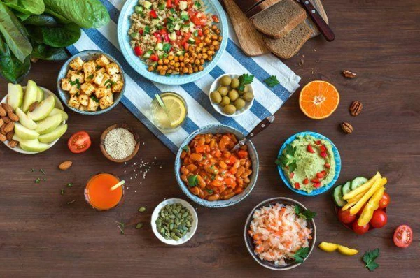 Kā pareizi gavēt? Dietoloģe skaidro, kā sastādīt ēdienkarti gavēnī