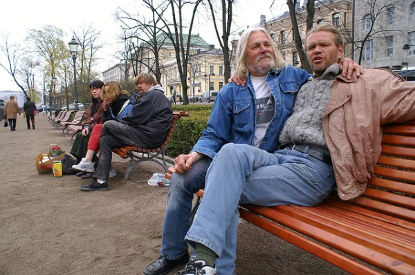 Финские парни не спешат впрягаться в лямку.