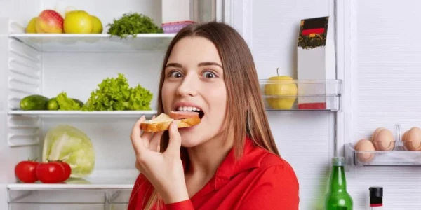 Ārste norādīja, kāpēc pēc ēšanas rodas izsalkuma sajūta