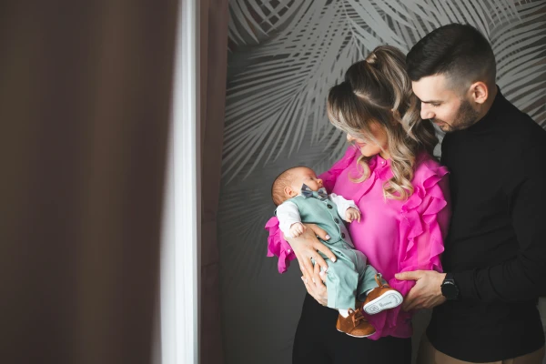 Vienlīdzīgāks bērna kopšanas atvaļinājuma sadalījums palielina ģimenes kopējos ienākumus