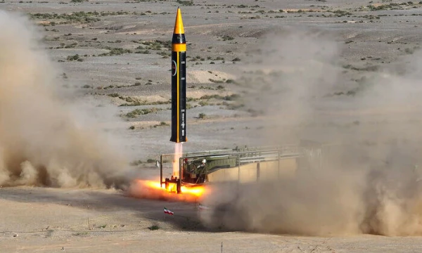 Rietumi aicināti gatavoties: Irāna paziņojusi par pāreju no aizsardzības uz uzbrukumu