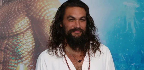 ## Plūdi Havaju salās piespieda Džeisonu Momoa steidzami pamest reģionu