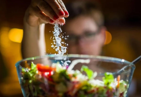 Skandalozā garšviela: kā pareizi lietot sāli kulinārijā?