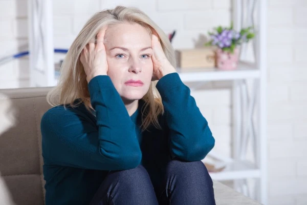 Šis ir vecums, kad cilvēki jūtas visnelaimīgāk — zinātnieki nosauc konkrētu skaitli