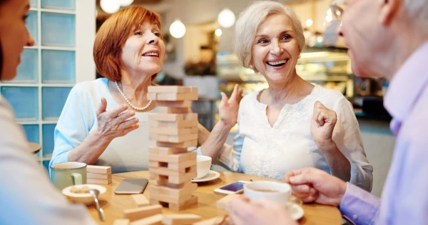 Kā saglabāt skaidru prātu pēc 50 gadiem: vienkārši ieradumi, kas patiešām darbojas