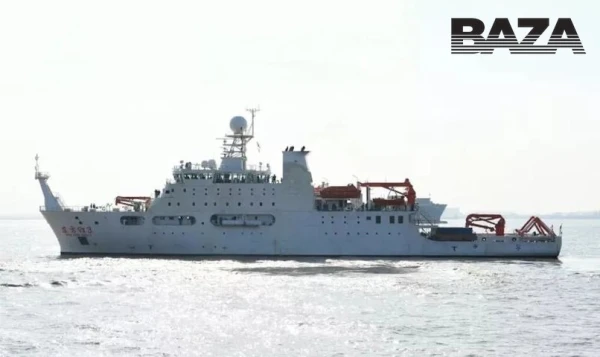 Снаружи вооружения нет, но моряки действуют с военными целями.