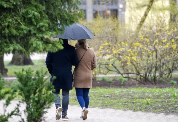 Latvijas rietumu un centrālajos rajonos gaidāms neliels lietus