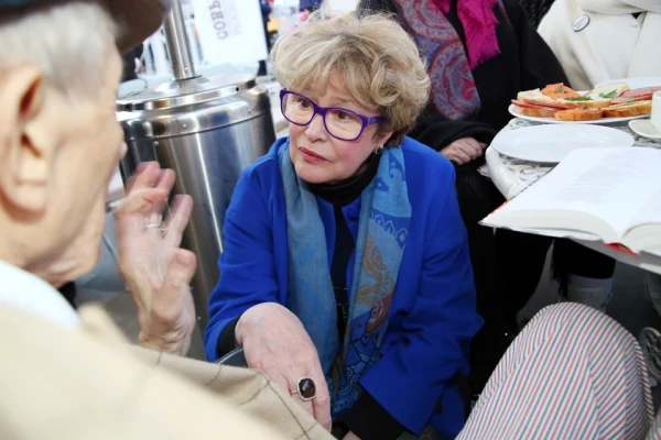 «Mana neticamā mamma»: kā 79 gados izskatās aktrise Neelova