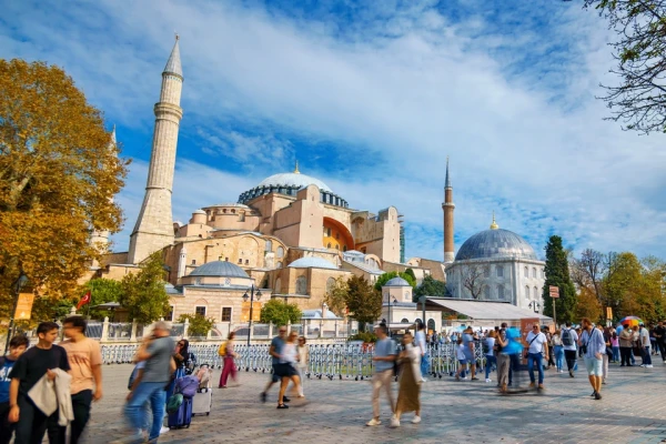 Не забывайте, что это - город контрастов.