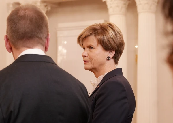 Prezidents atļauj Bražei publiski nēsāt Ukrainas valsts apbalvojumu