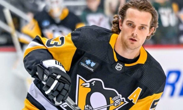 «Vankūvera» ar latviešu hokejistu Teodoru Bļugeru pirmo reizi 54 gadu laikā ieņēma pēdējo vietu NHL regulārajā čempionātā