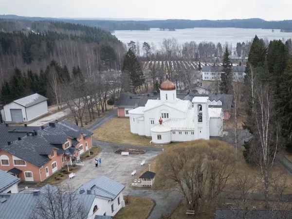 Как будто уголок Древней Руси.