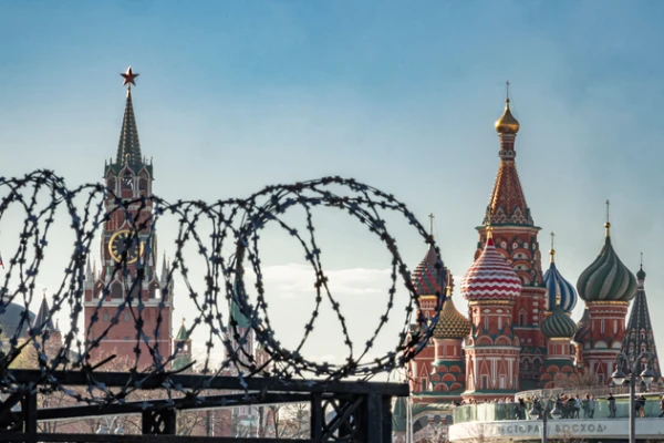 «Elite pret Krieviju. Kurš ir krīzes autors?» Kremļa torņi sāk svārstīties