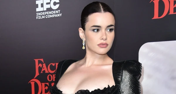 Savos 29 gados aktrise Barbie Ferreira nonāca uzmanības centrā